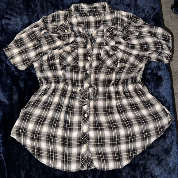 torrid Tops - Torrid Size 0 Tie Waist Button Front Black and White Plaid Long Sleeve Flannel